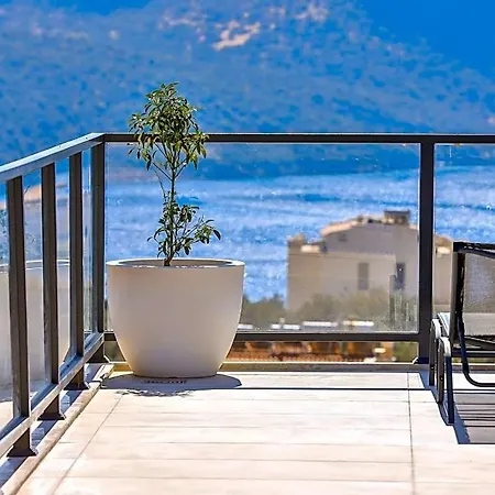 In Sleeps 10 With Pool And Air Con Kalkan