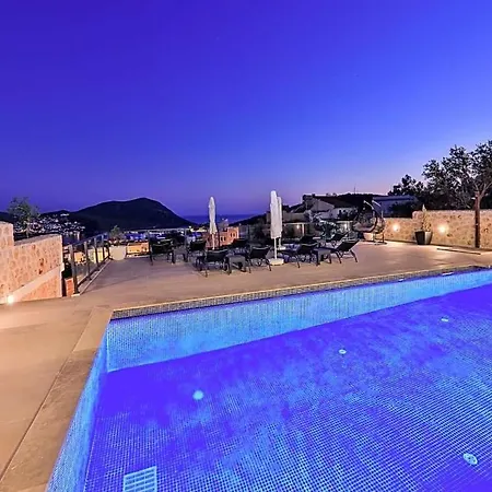In Sleeps 10 With Pool And Air Con *