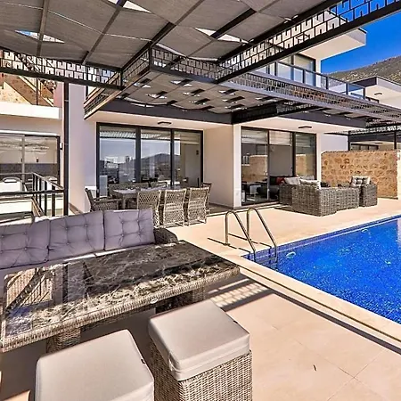 Villa In Sleeps 10 With Pool And Air Con Kalkan