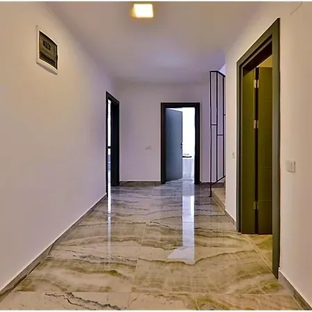 In Sleeps 10 With Pool And Air Con * Kalkan